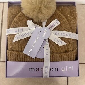 Madden Girl Brown Knit Beanie with Faux Fur Pom-Pom